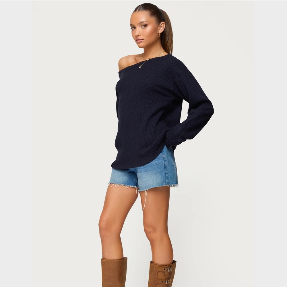 Edikted Navy Off-Shoulder Long Sleeve Top - Picture 4 of 5